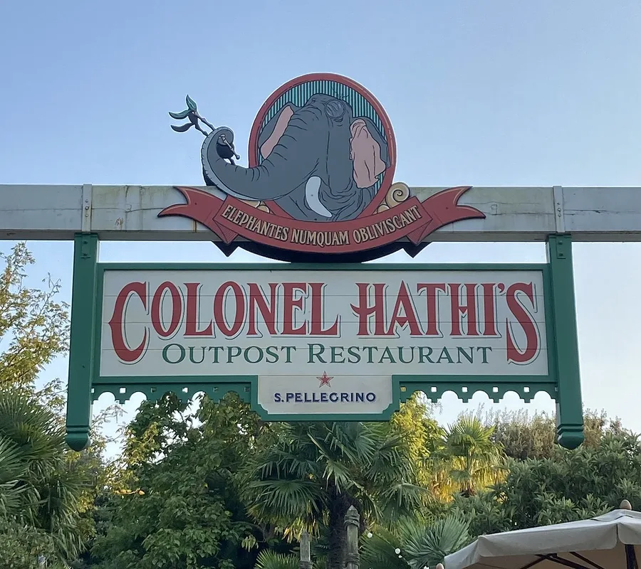 Colonel Hathi's Outpost Restaurant — Parc Disneyland