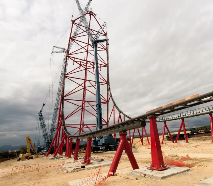 Construction de Red Force — Ferrari Land