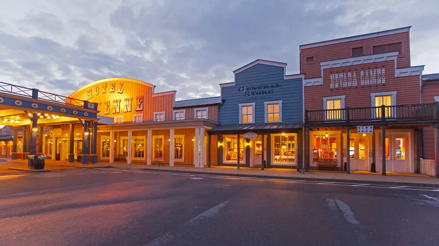 Disney Hotel Cheyenne — Disney Hotel Cheyenne