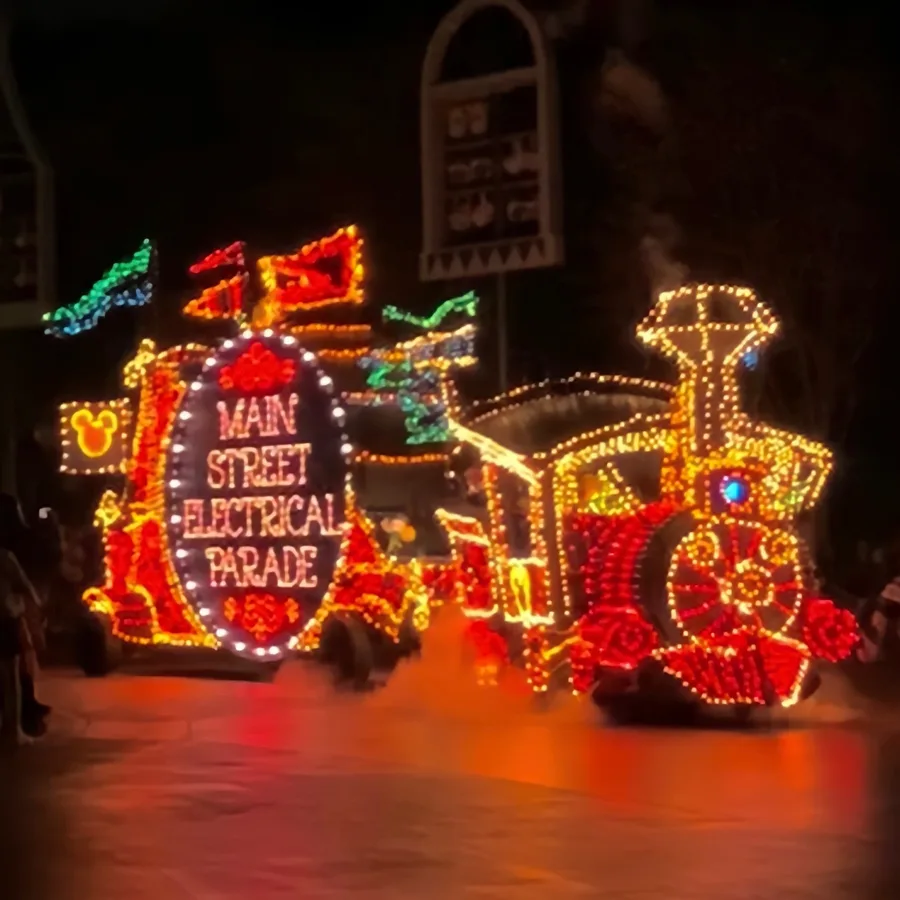 Main Street Electrical Parade — Parc Disneyland