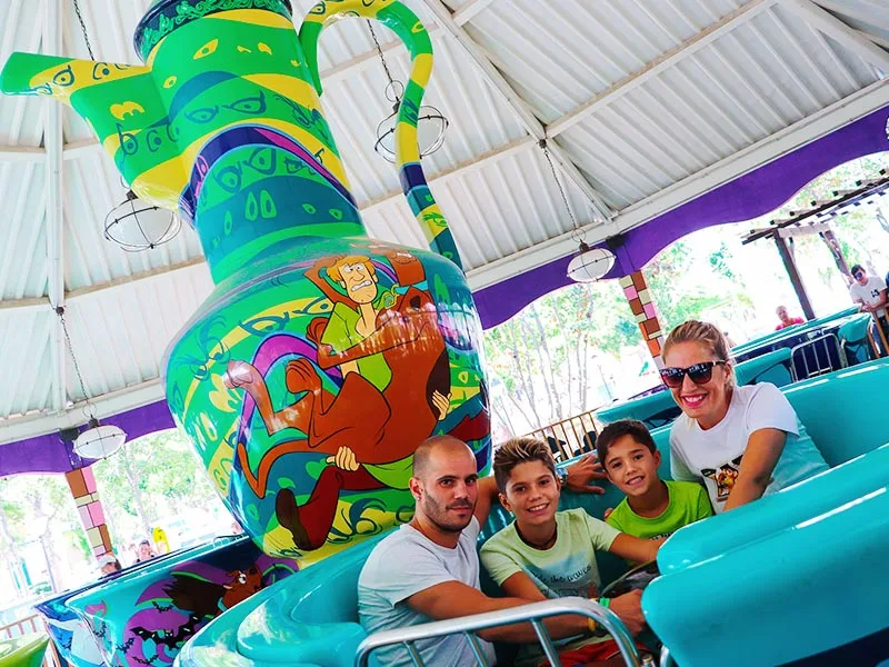 Las Tazas de Té de Scooby-Doo — Parque Warner Madrid