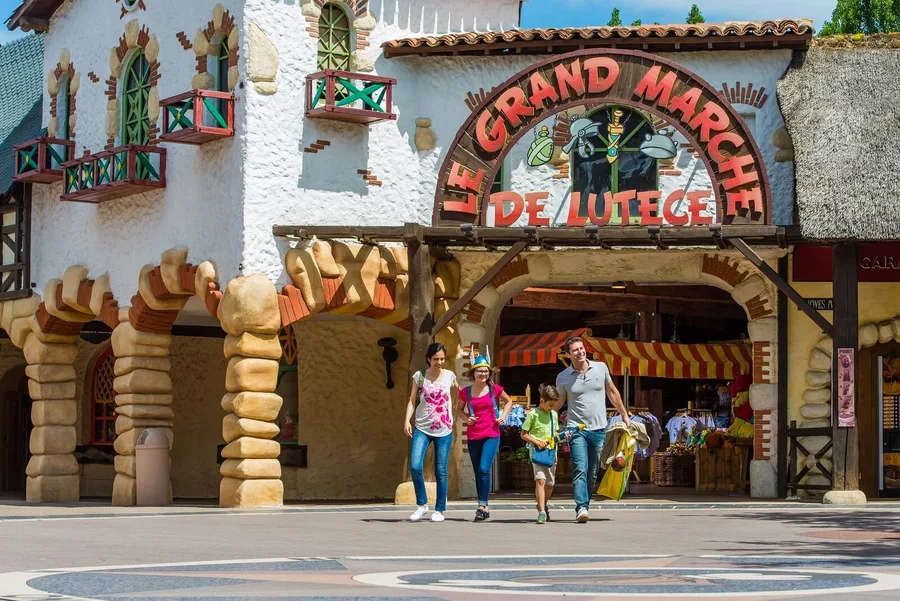 Le Marché de Lutèce — Parc Astérix