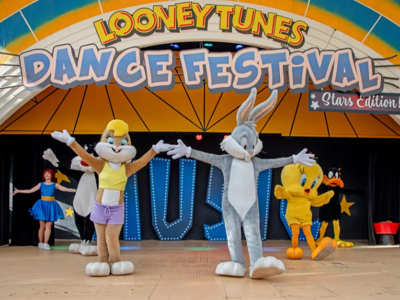 Looney Tunes: Dance Festival Stars Edition — Parque Warner Madrid