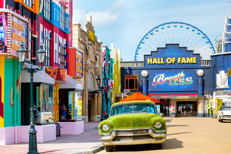 Main Street — Walibi Holland