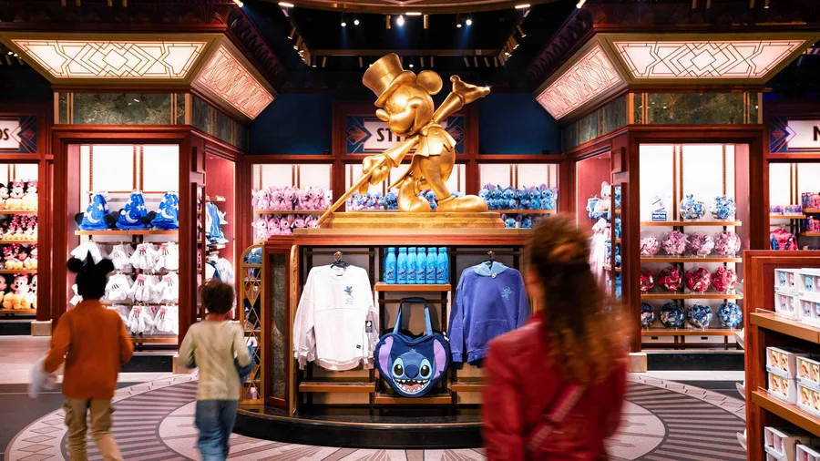 Mickey's of Hollywood Boutique — Disney Adventure World