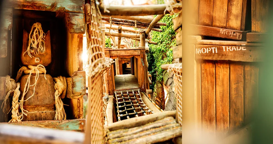 Mopti's Monkey Depot — Phantasialand
