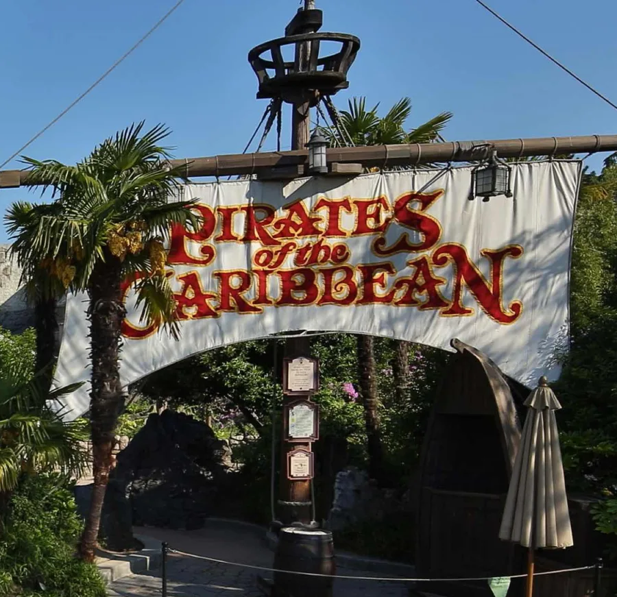 Pirates of the Caribbean — Parc Disneyland