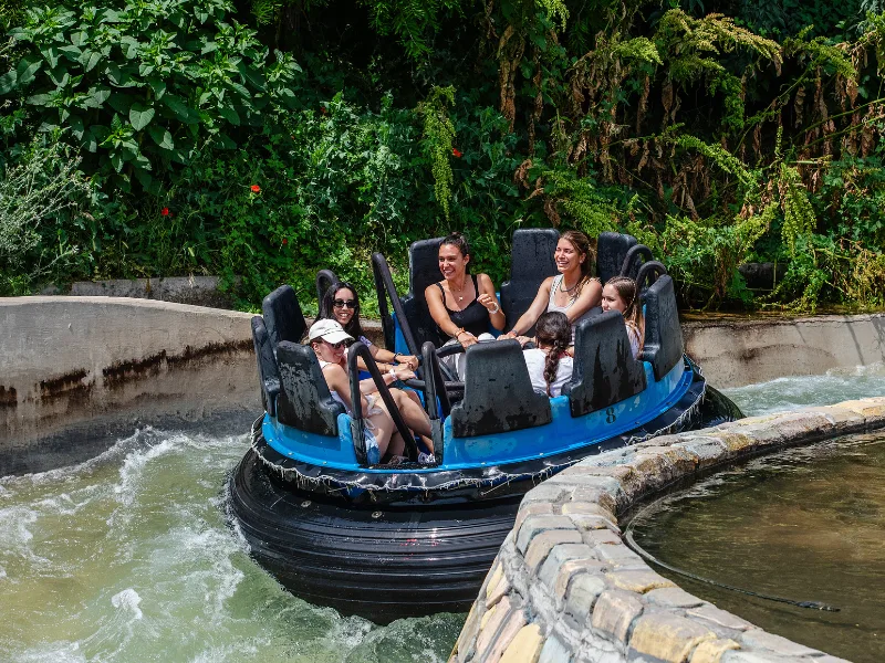 Rápidos ACME — Parque Warner Madrid