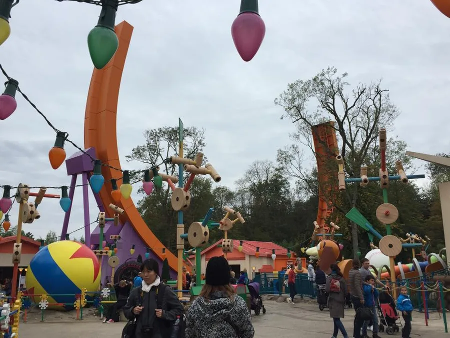 RC Racer — Disney Adventure World