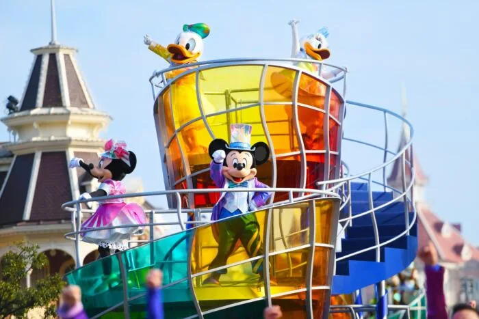 Rêvons... et le Monde S'Illumine ! — Parc Disneyland