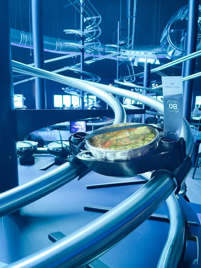 Space Loop Restaurant — Hôtel Station Cosmos