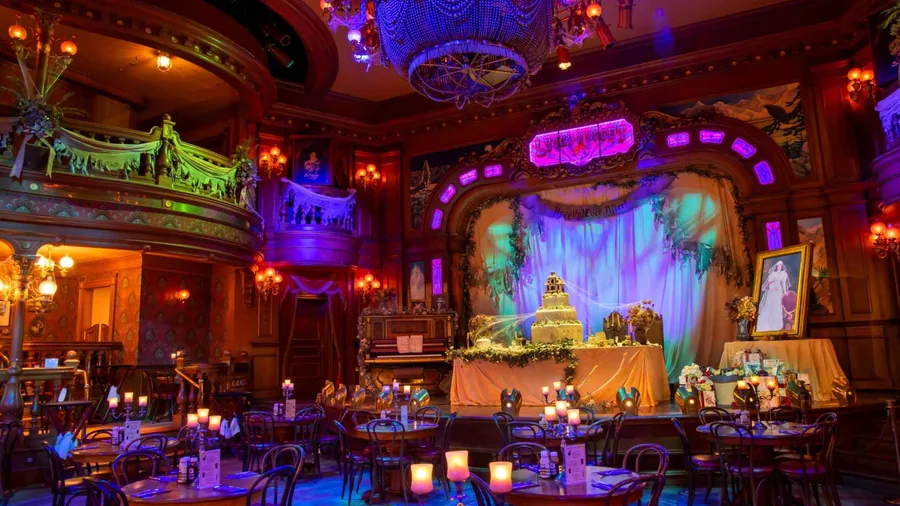 The Unlucky Nugget Saloon — Parc Disneyland